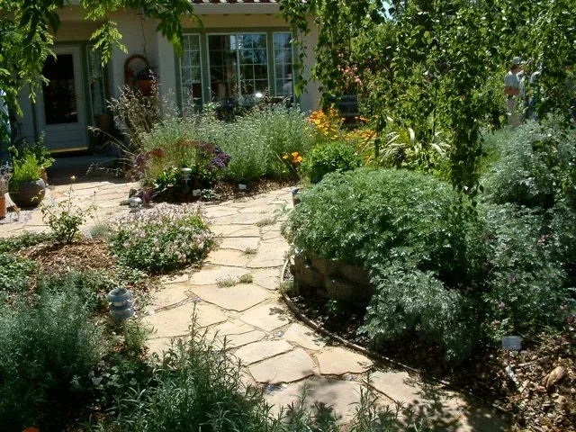 Weiss Garden